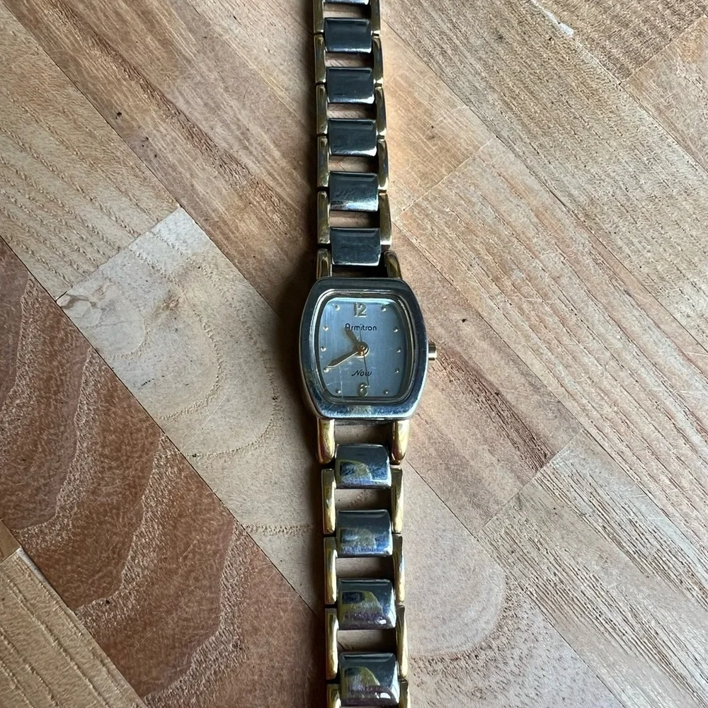 Armitron now ladies two tone dainty dress watch NEW BATTERY